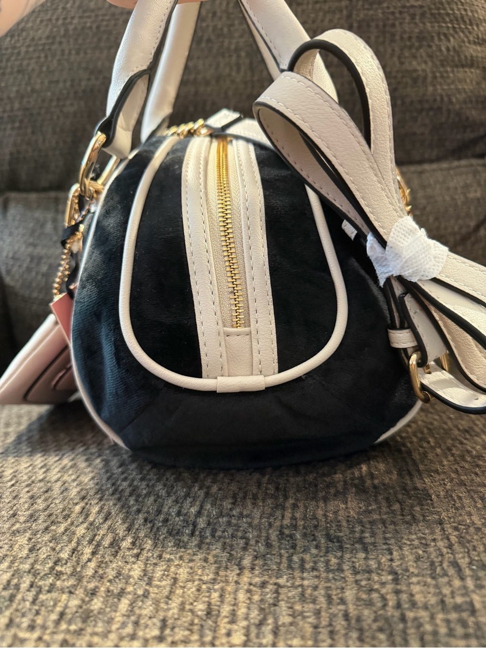 Juicy Couture  EXCLUSIVE-RARE Logo Hardware Detachable Strap /Crossbody 🆕 - Picture 8 of 14